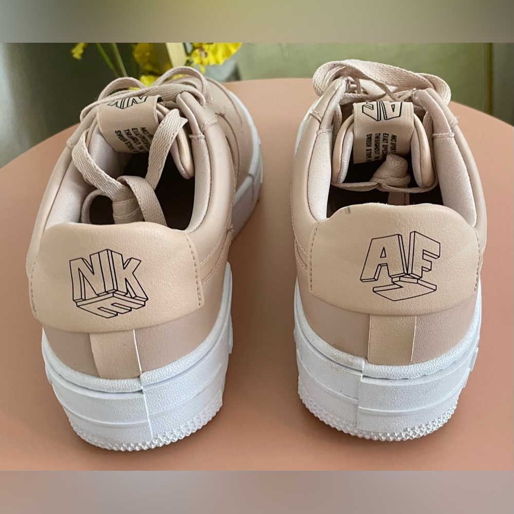 Sneakers - Picture 3 of 3